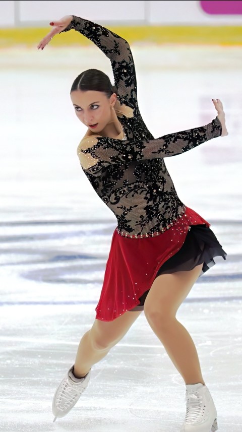 Nicole Schott