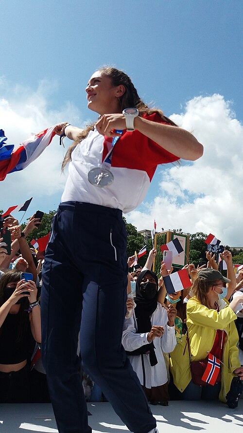 Claire Bové
